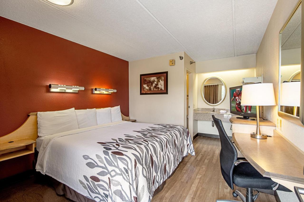 St. Clairsville Red Roof Inn St Clairsville - Wheeling West מראה חיצוני תמונה