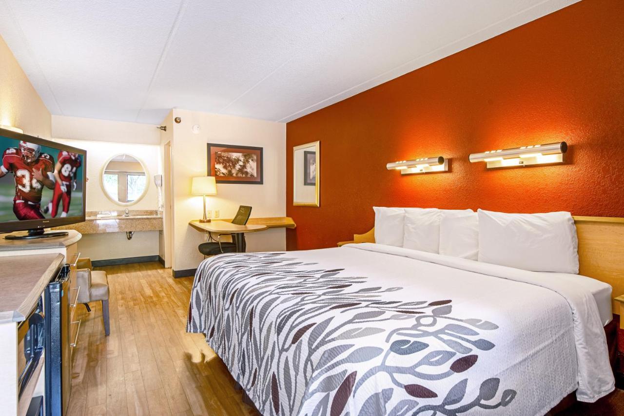 St. Clairsville Red Roof Inn St Clairsville - Wheeling West מראה חיצוני תמונה